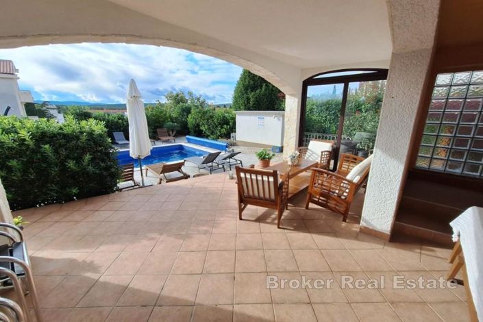 Image No.2-4 Bed Villa for sale