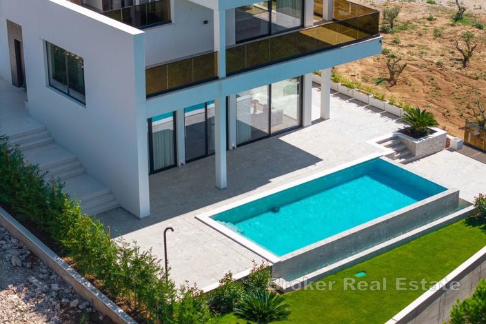 Image No.3-3 Bed Villa for sale