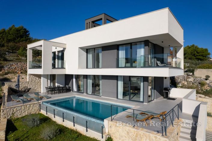 Image No.3-4 Bed Villa for sale