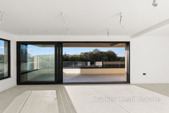 Image No.4-4 Bed Apartment for sale