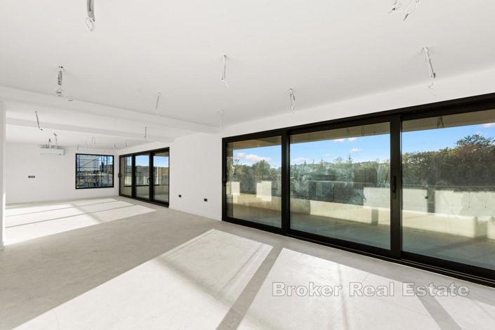 Image No.8-4 Bed Apartment for sale