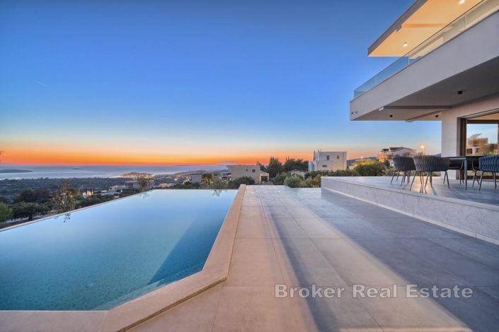 Image No.2-Villa de 4 chambres à vendre à Primošten