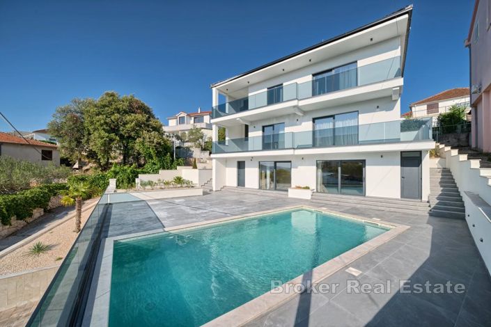 Image No.2-Villa de 4 chambres à vendre à Rogoznica