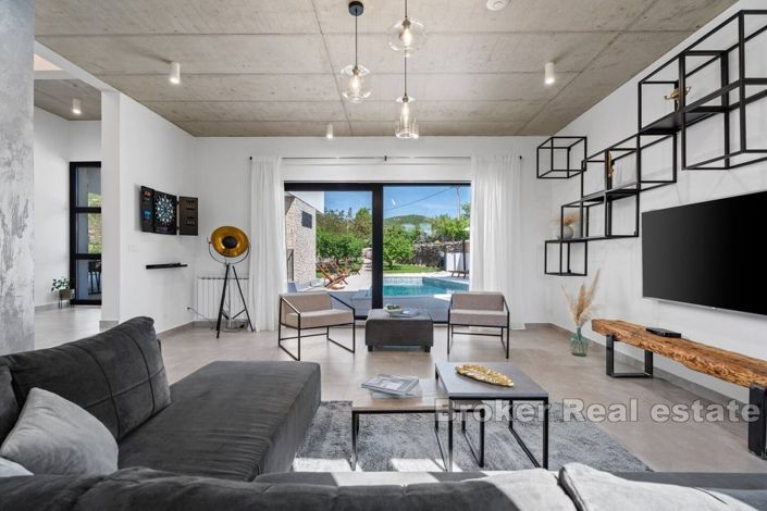 Image No.3-Villa de 3 chambres à vendre à Sinj