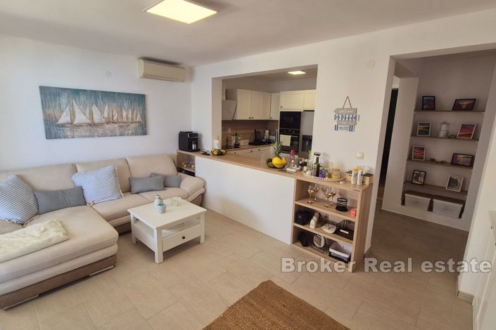 Image No.2-8 Bed Villa for sale