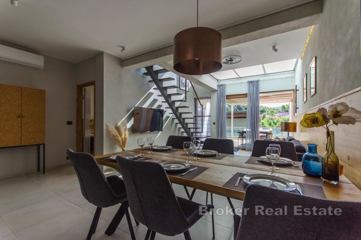 Image No.14-10 Bed Villa for sale