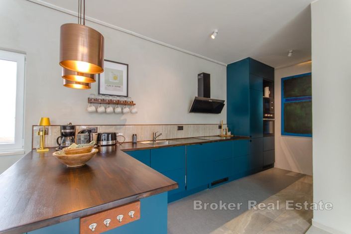 Image No.15-10 Bed Villa for sale