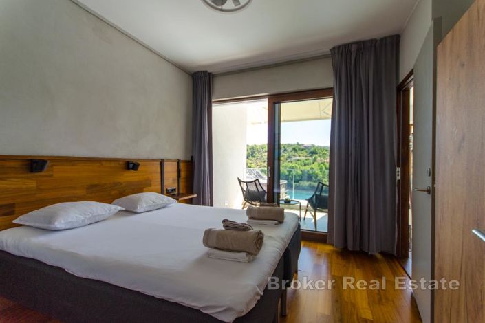 Image No.19-10 Bed Villa for sale