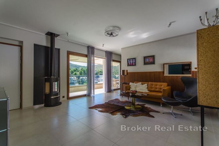 Image No.9-10 Bed Villa for sale