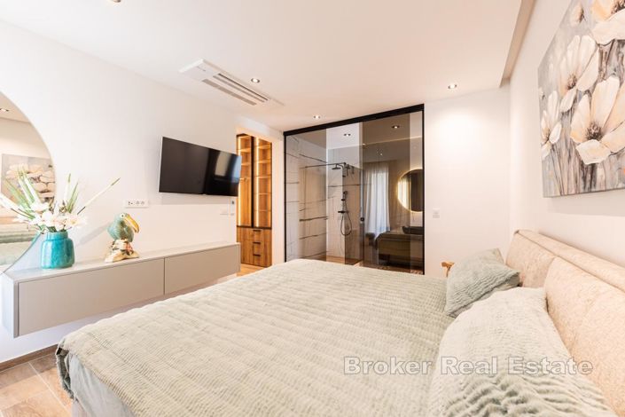 Image No.14-4 Bed Villa for sale