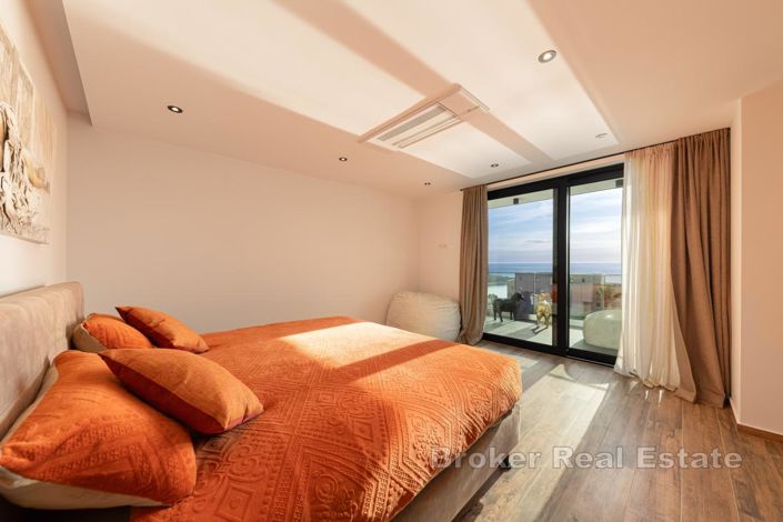 Image No.17-4 Bed Villa for sale