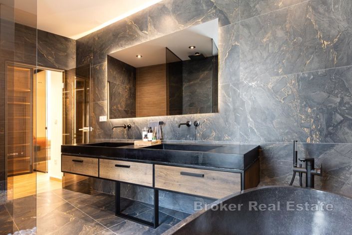 Image No.19-4 Bed Villa for sale