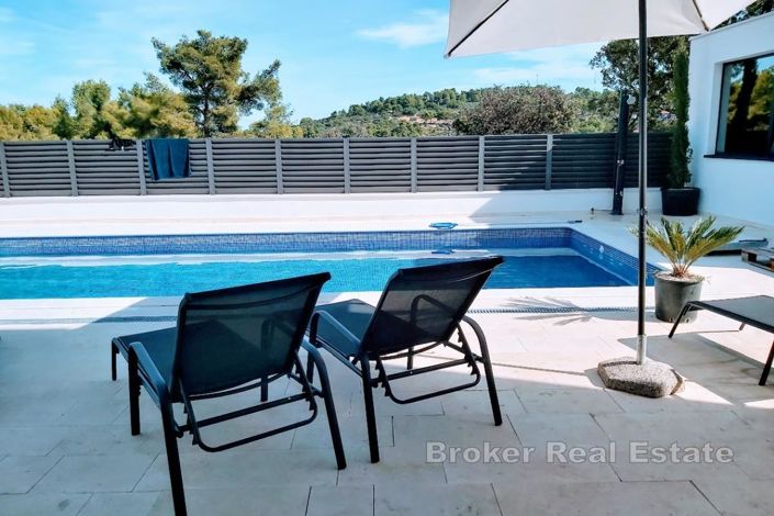 Image No.4-4 Bed Villa for sale