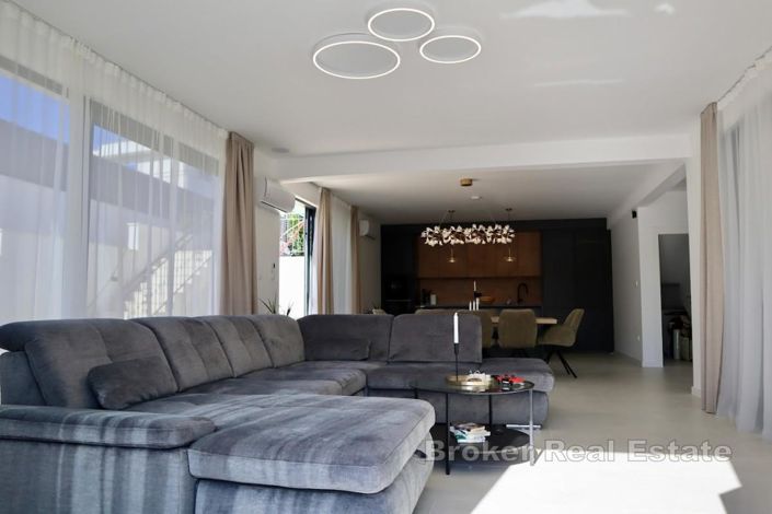 Image No.6-4 Bed Villa for sale