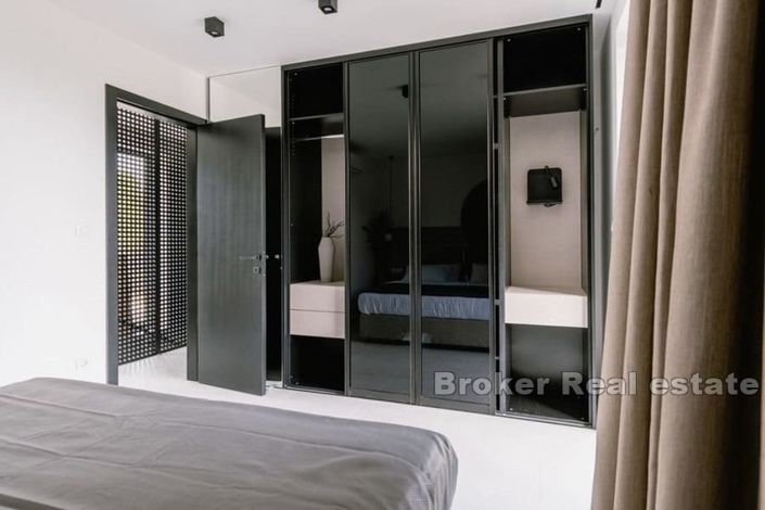 Image No.12-4 Bed Villa for sale