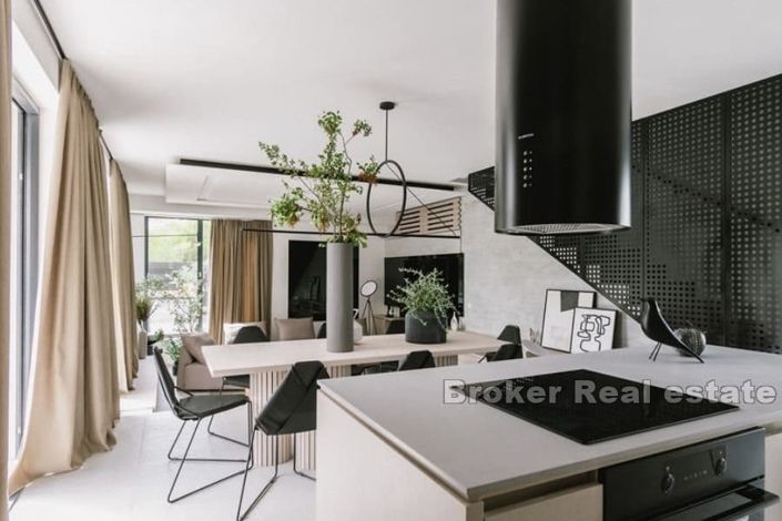 Image No.3-4 Bed Villa for sale