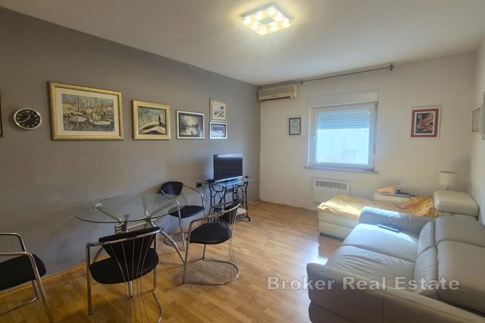 Image No.2-6 Bed Villa for sale