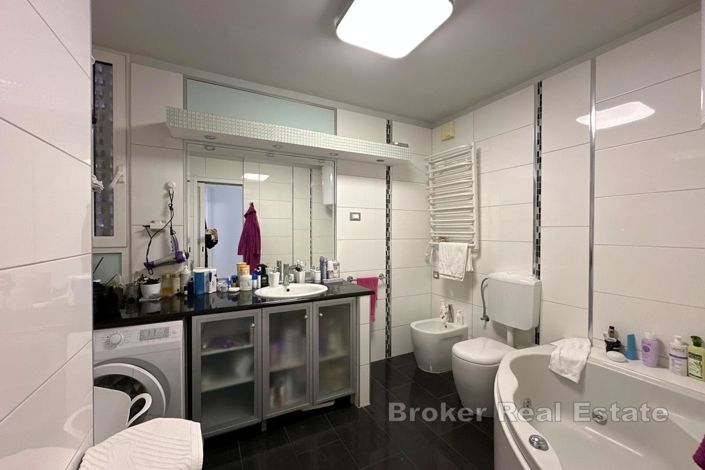 Image No.9-3 Bed Apartment for sale