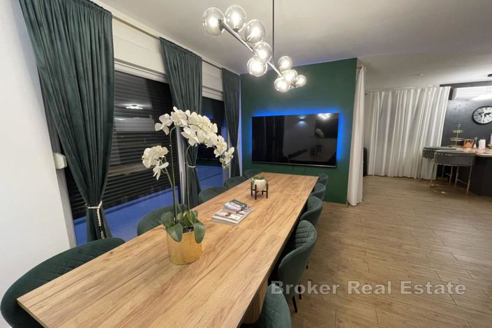 Image No.5-5 Bed Villa for sale