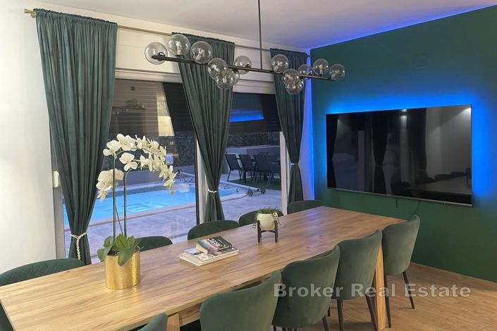 Image No.6-5 Bed Villa for sale