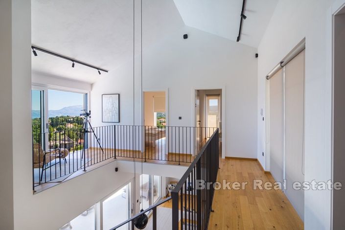 Image No.9-4 Bed Villa for sale