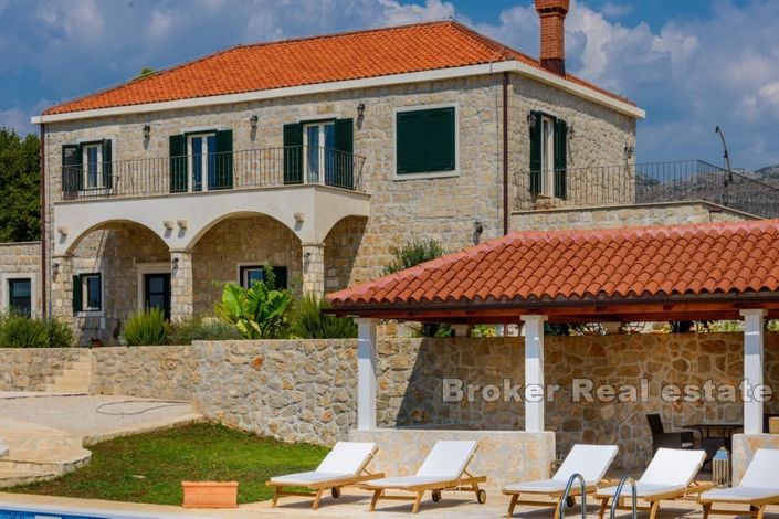 Image No.2-7 Bed Villa for sale