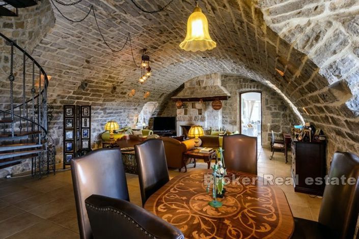 Image No.3-7 Bed Villa for sale