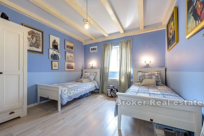 Image No.8-7 Bed Villa for sale