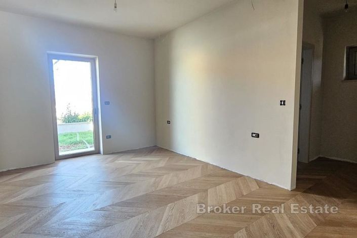 Image No.4-4 Bed Villa for sale
