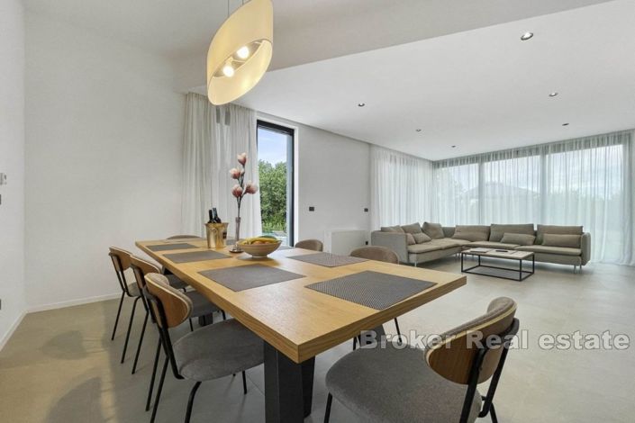 Image No.3-3 Bed Villa for sale