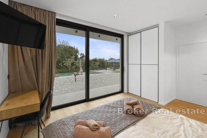 Image No.7-3 Bed Villa for sale