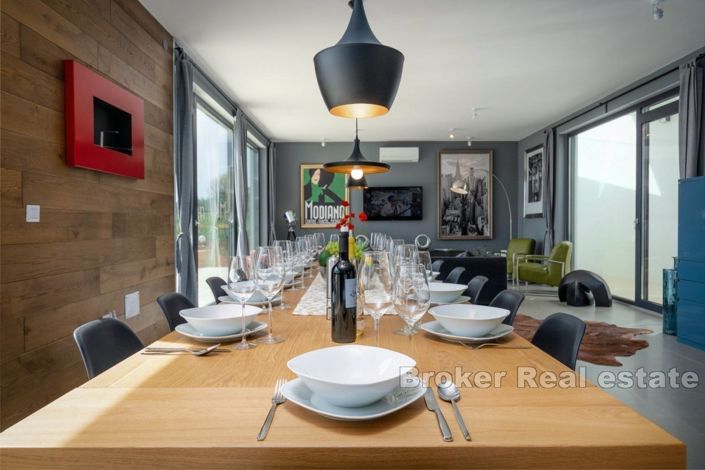 Image No.5-6 Bed Villa for sale