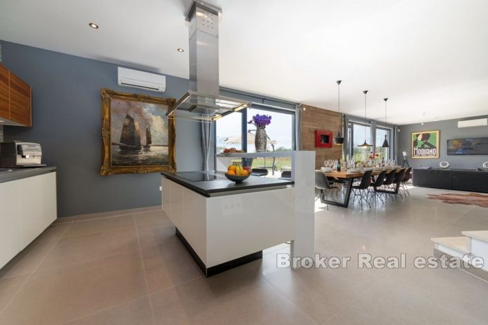 Image No.7-6 Bed Villa for sale