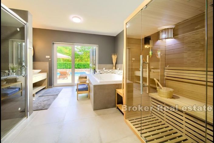 Image No.12-4 Bed Villa for sale