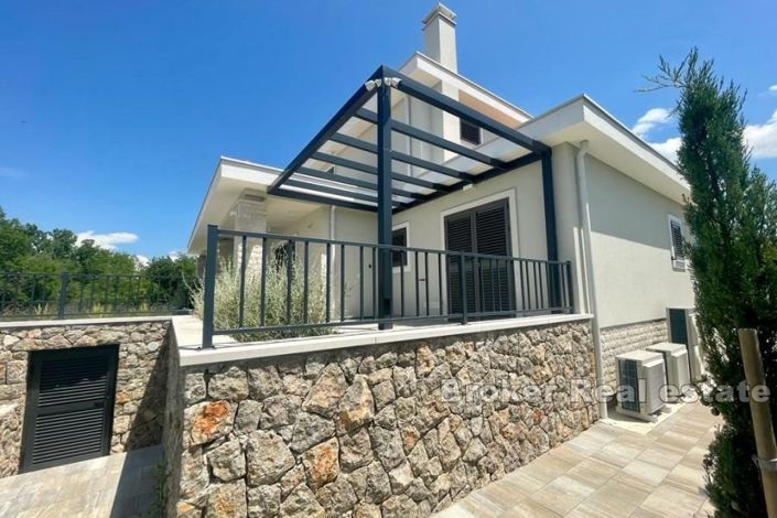 Image No.2-4 Bed Villa for sale