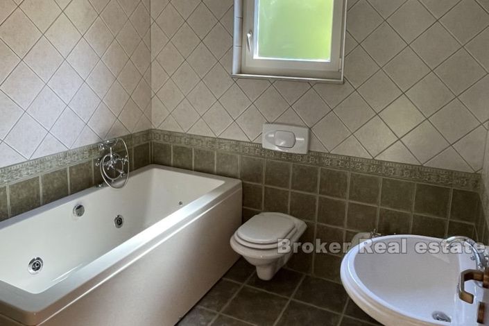 Image No.8-4 Bed Villa for sale