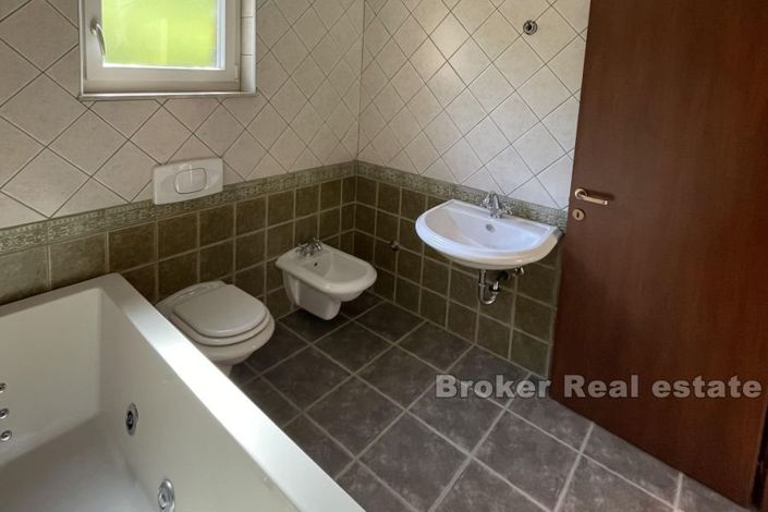 Image No.9-4 Bed Villa for sale