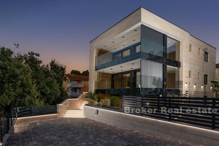 Image No.18-3 Bed Apartment for sale