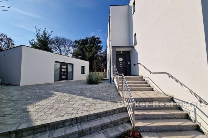 Image No.2-3 Bed Apartment for sale