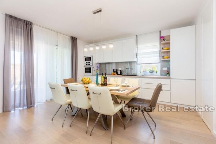 Image No.4-4 Bed Villa for sale