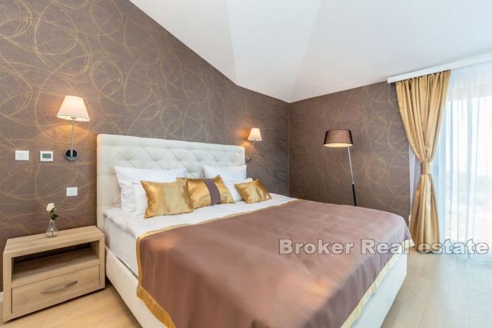 Image No.5-4 Bed Villa for sale