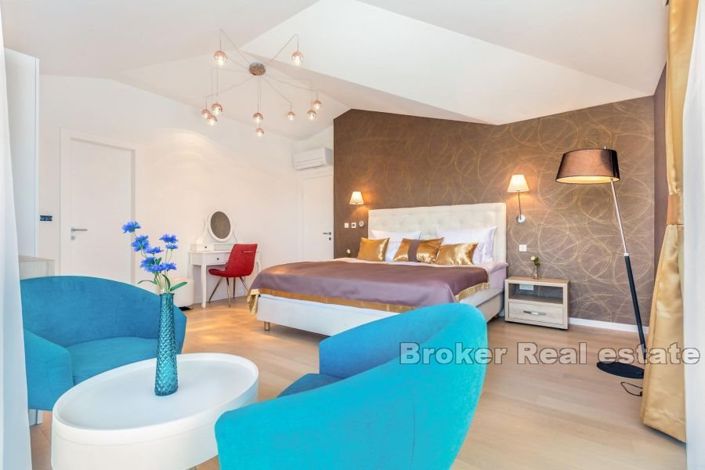 Image No.6-4 Bed Villa for sale