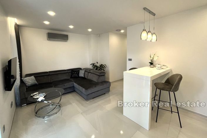 Image No.3-5 Bed Villa for sale