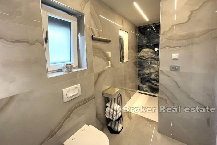 Image No.6-5 Bed Villa for sale