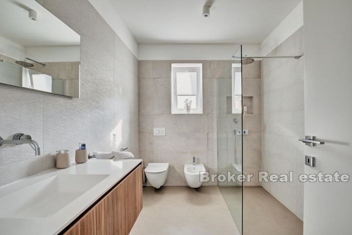 Image No.11-4 Bed Villa for sale