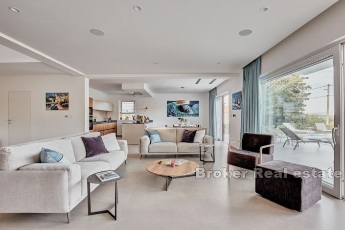 Image No.3-4 Bed Villa for sale