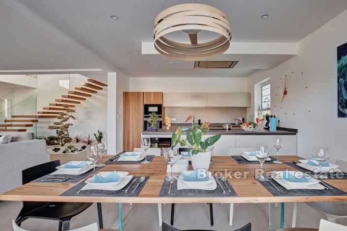 Image No.4-4 Bed Villa for sale