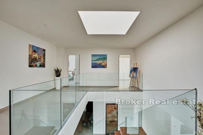 Image No.8-4 Bed Villa for sale