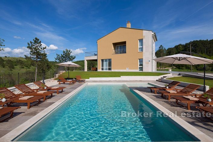 Image No.2-9 Bed Hotel for sale