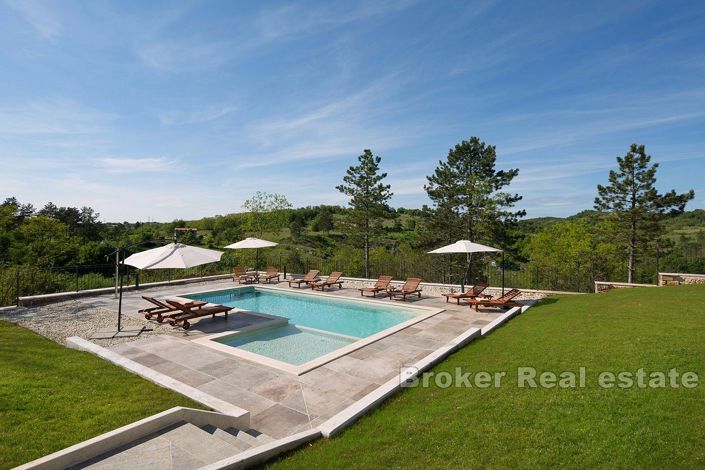 Image No.4-9 Bed Hotel for sale